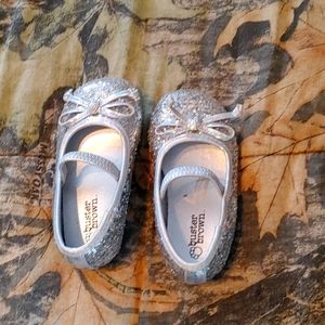 Buster Brown size 6 silver sparkle shoes